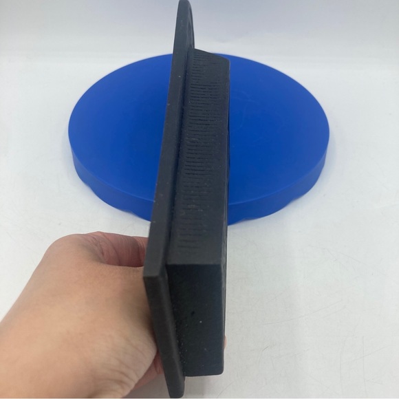 Vintage Cast Iron Wall Pocket Flower Farm Decor Cottage Pen Holder Daisy - Picture 6 of 8